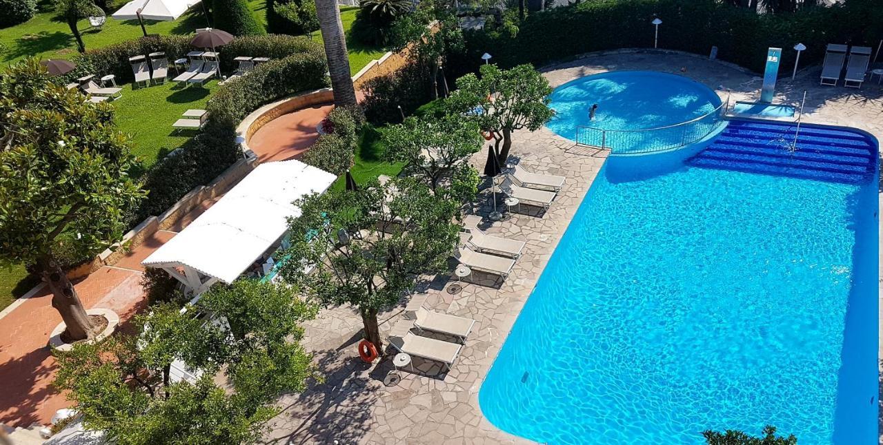 Hotel Alpha Sant'Agnello Exterior foto